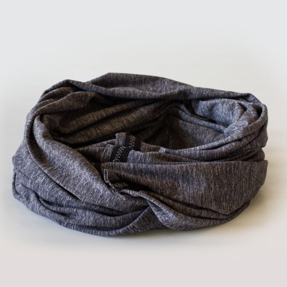 Lululemon Vinyasa Scarf - Static Coal (Second Release)